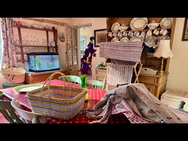 Pre Weekend House Reset-Freshen up Friday | Clean With Kate #freshenupfriday #housereset #cleaning