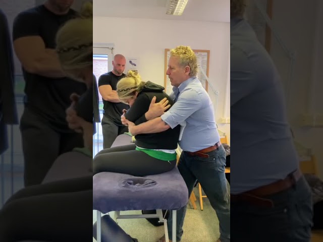 How to Manipulate the Lower Thoracic Spine #spinalmanipulation #osteopathy #chiropractic