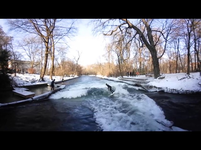 River Surfing the Eisbach in Munich -360° Winter Wave Surfer