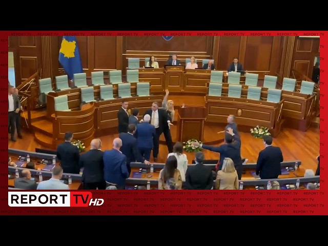 Tensione në Kuvendin e Kosovës, deputetja e AAK-së gjuan me vezë drejt Kurtit, ndërpritet seanca.