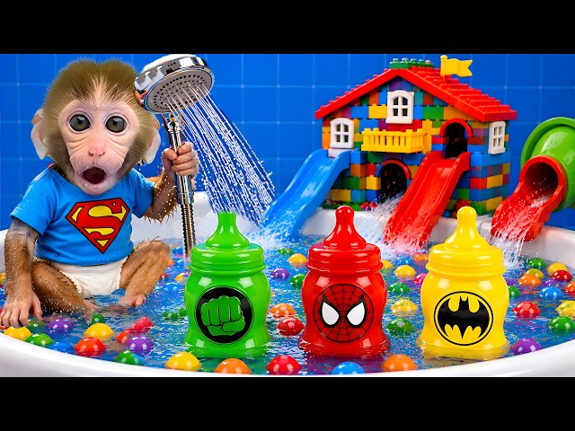 Monkey BonBon leger med Ducklings i Bubble Bathtub og finder Rainbow Jelly