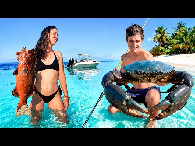 Hunting For Giant MudCrabs (Remote Island Catch and Cook) 