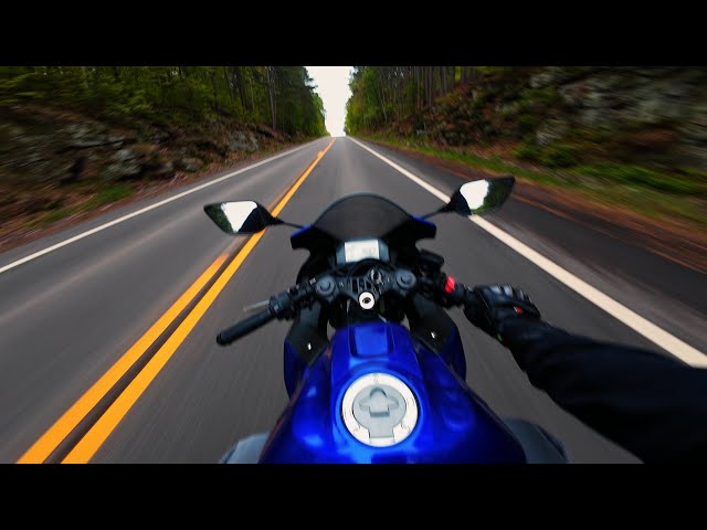 Is the Yamaha R3 FAST?? 💨 | Yamaha R3 | 4K