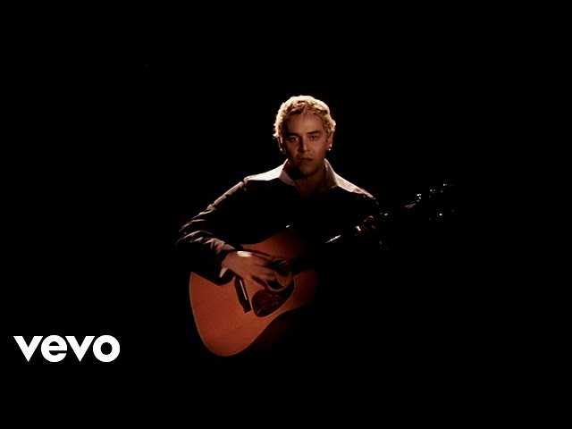 Barry B - VICTORIA (Video Oficial)