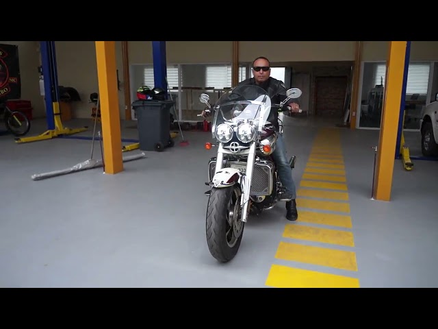 TRIUMPH ROCKET III CLASSIC