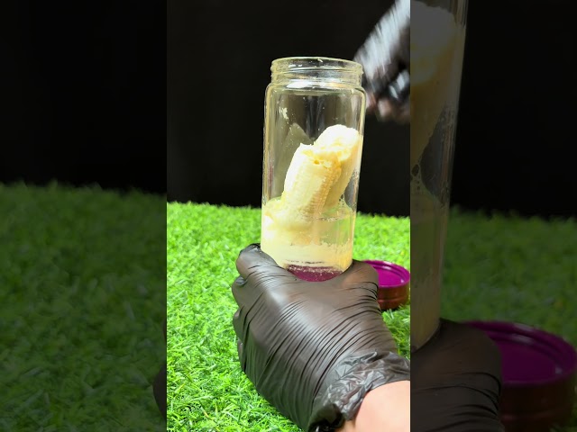 Use a juicer to juice bananas#asmr #juicer