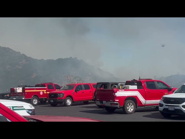 LAFD Helicopters respond to Walnut Fire in Burbank on 08/08/26