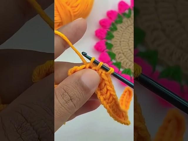 TUTORIAL HERE! 👆 Super Easy One Row Repeat Crochet Pattern | Beginner Friendly Tutorial