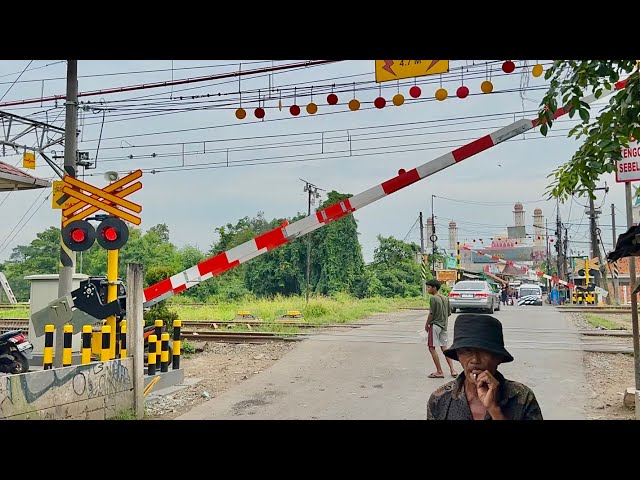 NEW ALARM! Karangasih Railway Crossing, Cikarang Station, Bekasi, West Java (REVISITED)