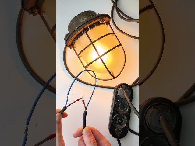 Build a creepy flickering lamp #diy #electronics