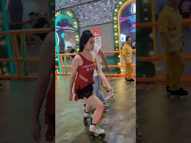 Roller skating tutorial⛸️🛼#dance#cutebabysinging#adorablewa is online#contentINSULATIONSHARINGPLAN