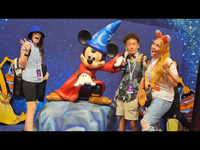 Disney D23 The Ultimate Fan Event! Our FIRST day & FIRST experiences!