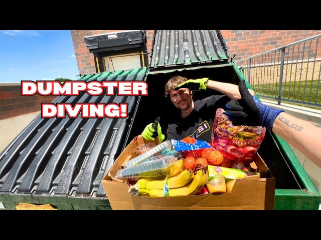 Grocery Store Dumpster Diving! SO Much Fresh Fruit!