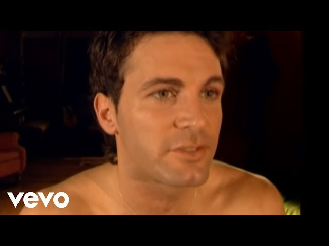 Axel - Me Puedes de Punta a Punta (Official Video)