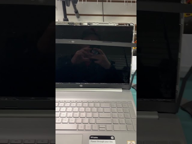 Laptop Screen Replacement in 30 seconds! #lcd #repair #hp #guide #howto #screenreplacement