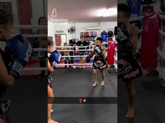 a boxer girl beats a boy hahaha #shorts #boxing #power #shortvideo #funny #girl  girl boxing