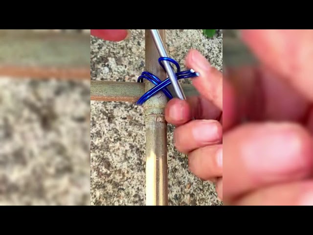 SATISFYING MANUAL WOOD PLANING PROCESS BY EXPERT WORKER