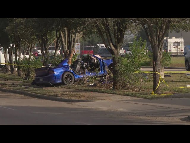 Police chase ends in deadly crash in southeast Houston