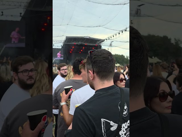 Example - Stay Awake (Reading & Leeds, Leeds, 24.08.25)