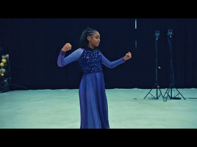 Jekalyn Carr Bigger - Praise Dance by Varonica Mitchell ( TheVvShow )
