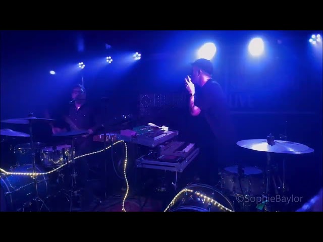 AK/DK Live - Shared Particles