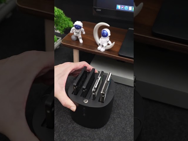 Magnetic Tool-free 4 Bay 2.5” HDD/SSD Docking Station with Fan #pc #tech #laptop #computer #hdd #ssd