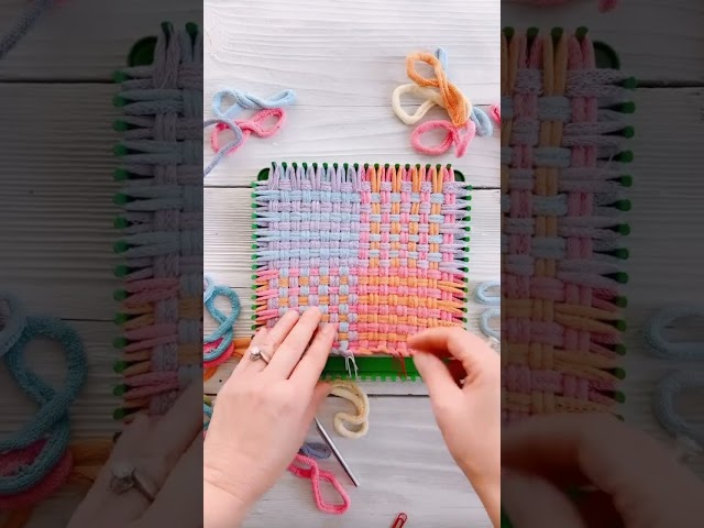 How to Make a Potholder on a Loom. #crafts #potholder #weaving #craftyartideas #craft #craftideas
