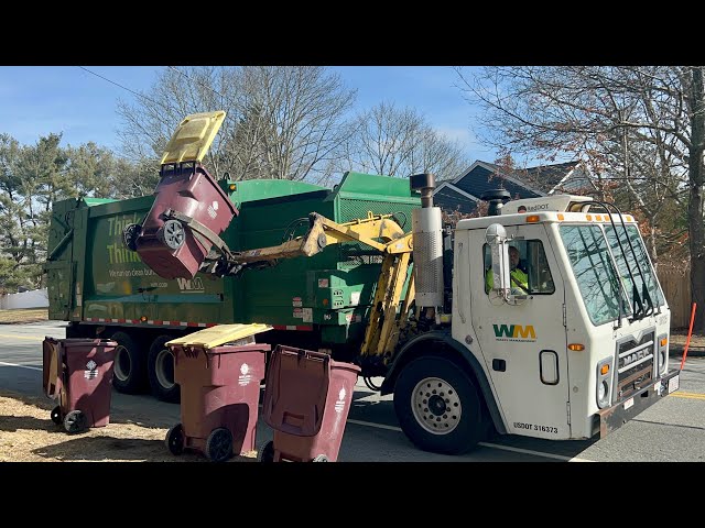 WM CrNG Python Garbage Truck Packing Heavy Bi Weekly Recycling