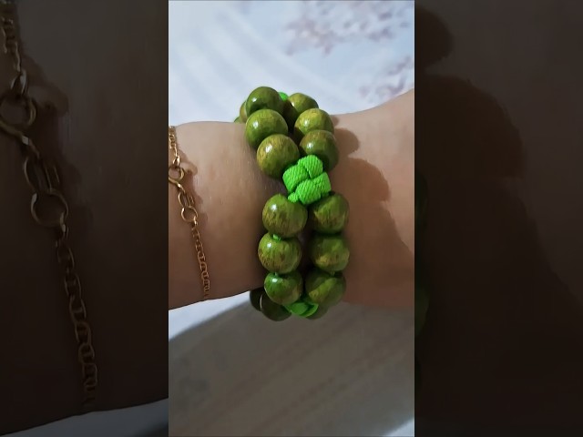 beaded adjustable paracord bracelet with box knot accent
