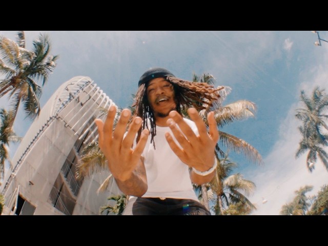 Bani - Plan B (Official Music Video)