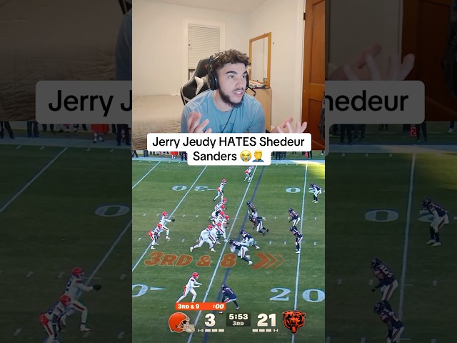 WHAT is he DOING ? 🤦‍♂️ #nfl #football #shedeursanders #browns #bears