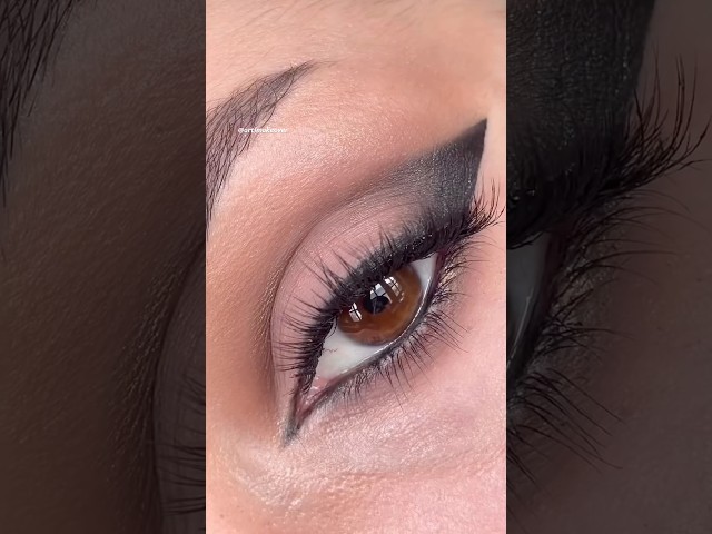 Black EyeMakeup Tutorial 🖤🌸 #makeup #softglamlook #eyemakeup #viral #youtubeshorts #shorts #youtube