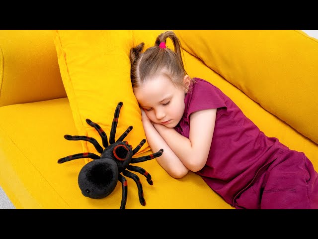 Home Alone Story with Stephi | Vania Mania Kids