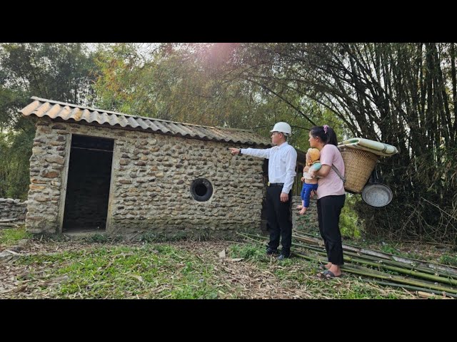The mother and daughter were taken by the CEO to their new home. The Dream House