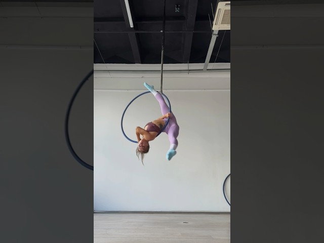 AERIAL HOOP spin combo on Lyra #lyra #lyrahoop #aerialhoo #aerialhooptricks #flexibility #tutorials