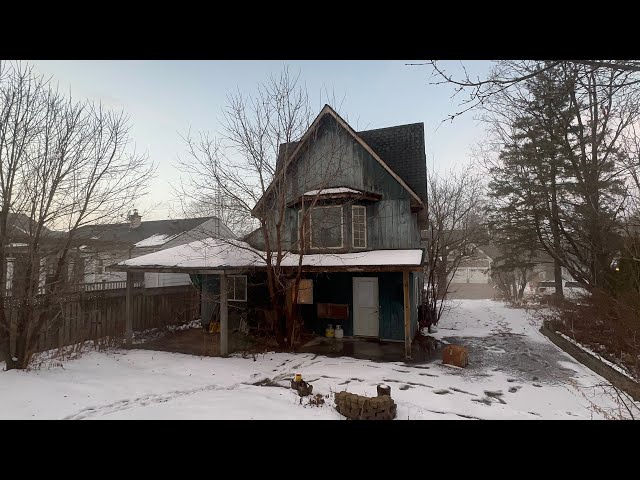 Exploring a Serial Killer’s Creepy ABANDONED Home With a HORRIFIC PAST | FOUND SECRET ROOM