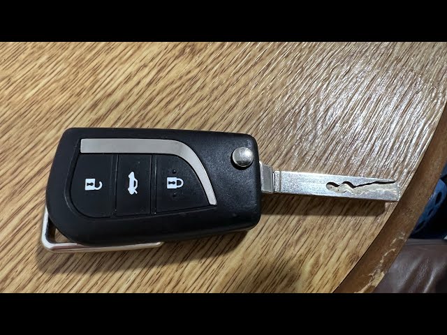 How to change Toyota Key Fob Battery 🔋 Easily.