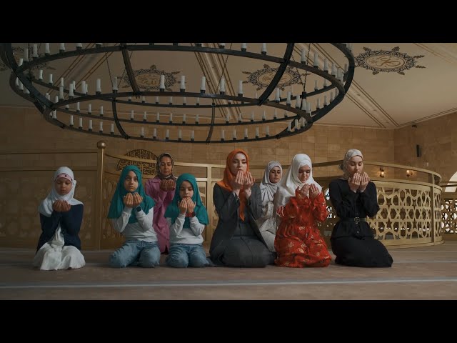 Muslim woman praying | Free Footage - Videos for content creators