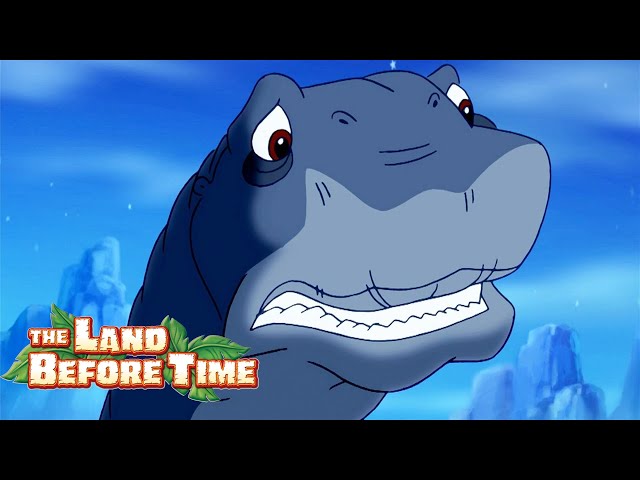 What Scares Grandpa Longneck? 🦕 😨 | The Land Before Time