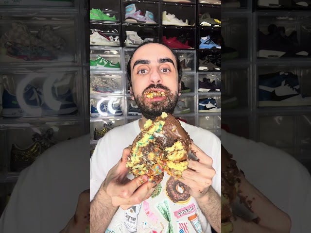 Donut Food ASMR 🍩😍 #asmr #food #funny #donut #eating #foodasmr #satisfying