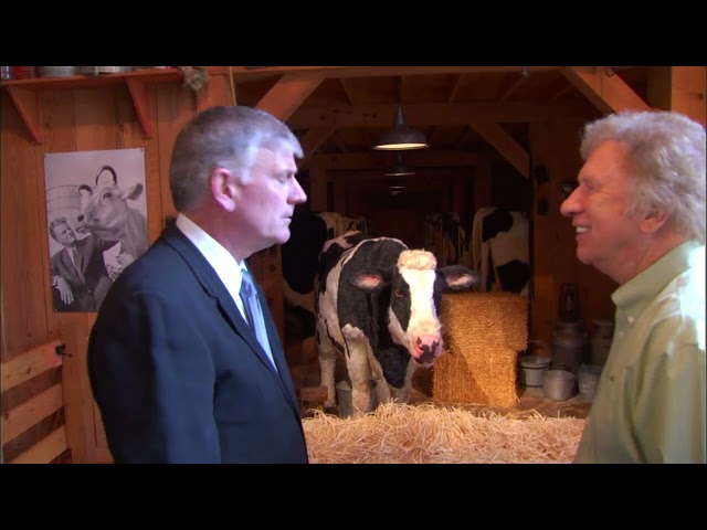 Bill Gaither tours Billy Graham Library with Franklin Graham