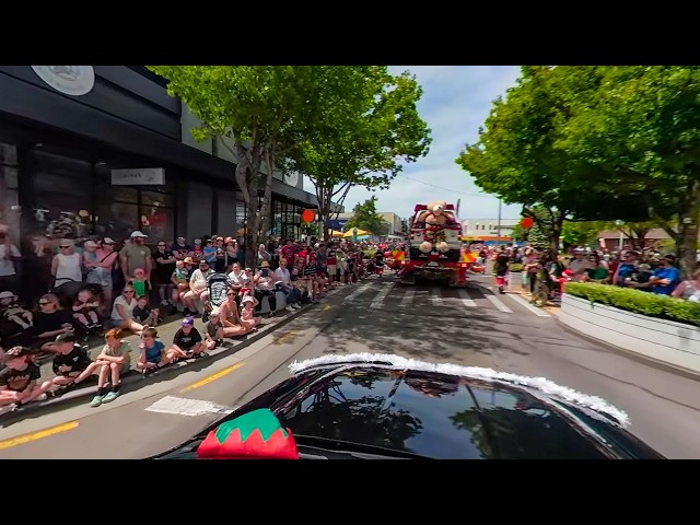 A New Way to See the Santa Parade | 360° Christmas Experience in Rangiora