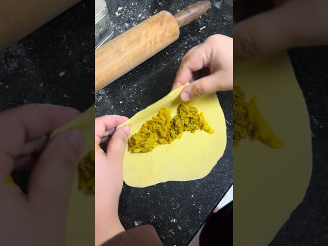 Apke yaha bhi aisa hota h kya #yshorts #food #whatsinmyplate #leftoverfood#shorts