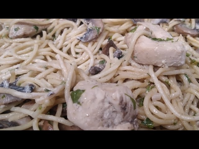 Live Cooking Spaghetti Chicken fillets chestnut mushrooms double cream
