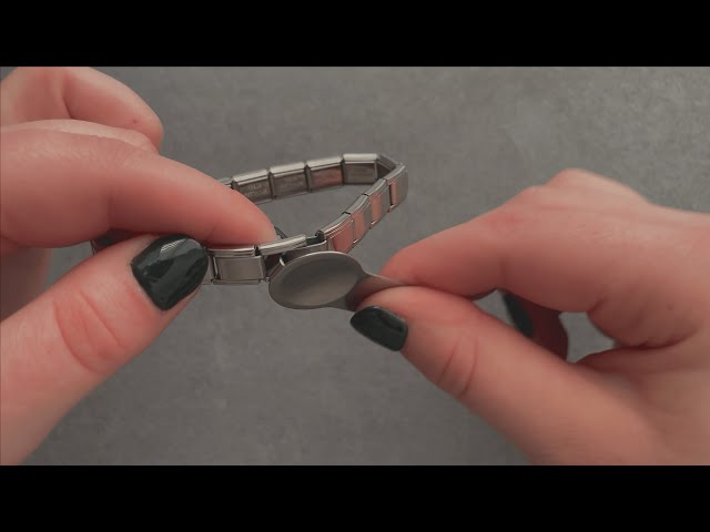 How to assemble an Italian charm bracelet with a tool | MyItalianBracelet
