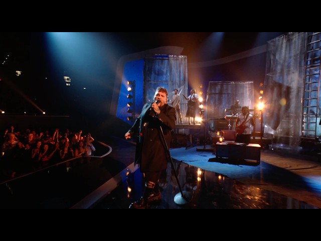 Teddy Swims - Mr. Know It All (Live from the AMAs)