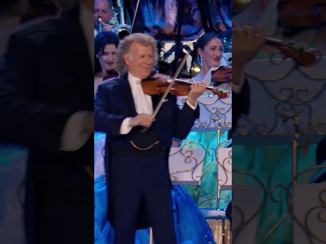 No homage to Strauss is complete without The Blue Danube! Watch it now in our Strauss Playlist!