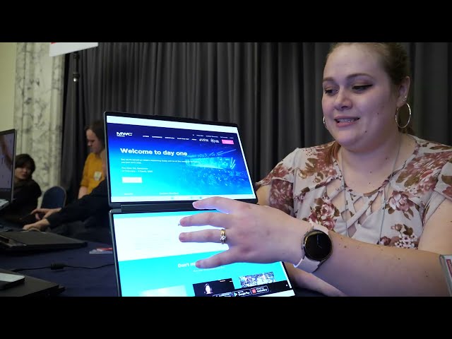 Lenovo Yoga Book 9i at MWC 2023 #mwc23