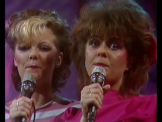Snapshot  Gir' Du Et Knus Dansk Melodi Grand Prix 1983