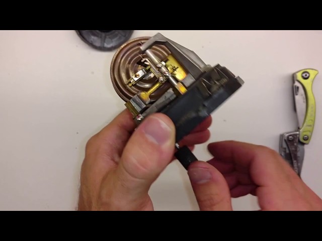 Inside an Aircraft Altimeter: Mechanics of Pressure & Altitude